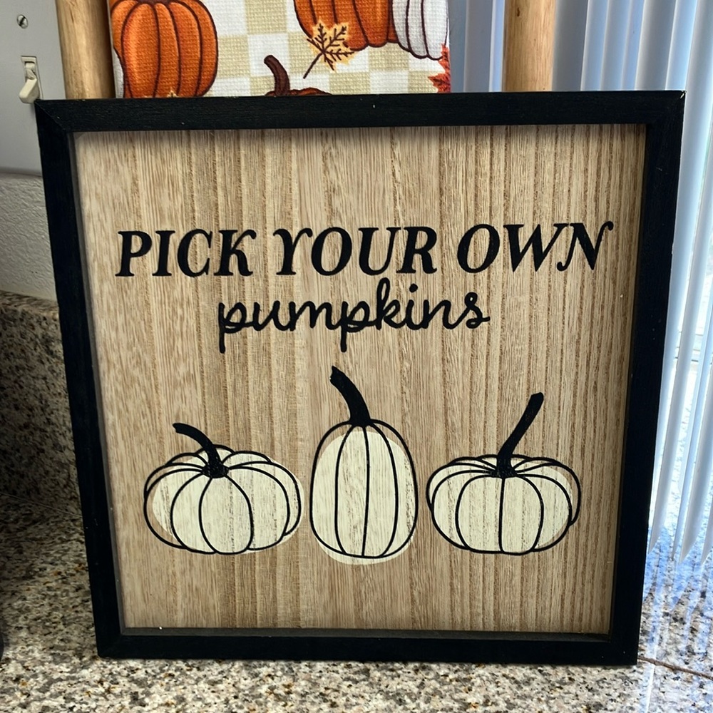 Fall or Halloween wood pumpkins sign